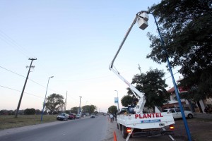 Se instalaron columnas de alumbrado en los barrios Pueyrredon y Las Heras