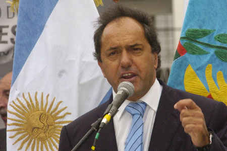 Scioli pagará en 4 cuotas el aguinaldo: terminará en octubre