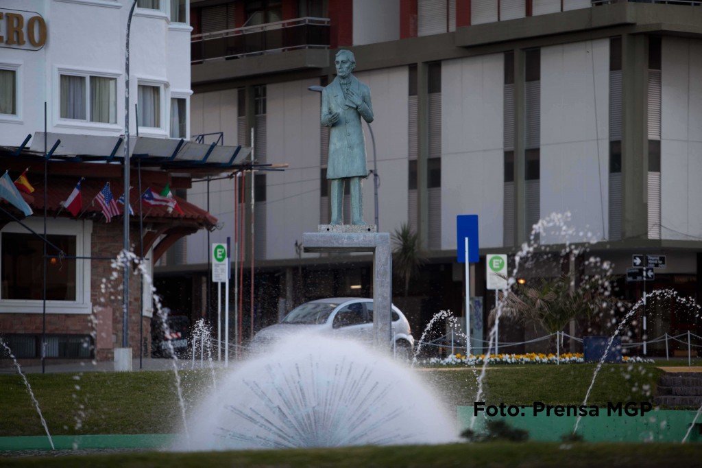 El Municipio puso en valor la fuente de Diagonal Alberdi y Corrientes