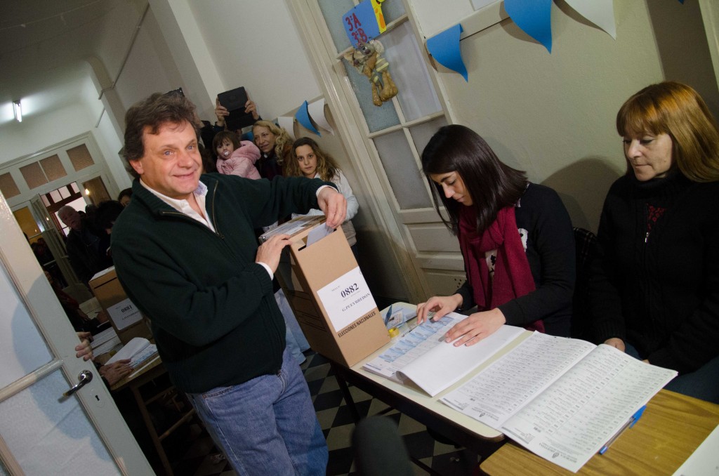 Prensa_AM_-_PASO_-_Voto_Gustavo_Pulti_1