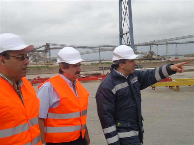 Ferroportuarios visitan el puerto de “Nueva Palmira” en la República Oriental del Uruguay