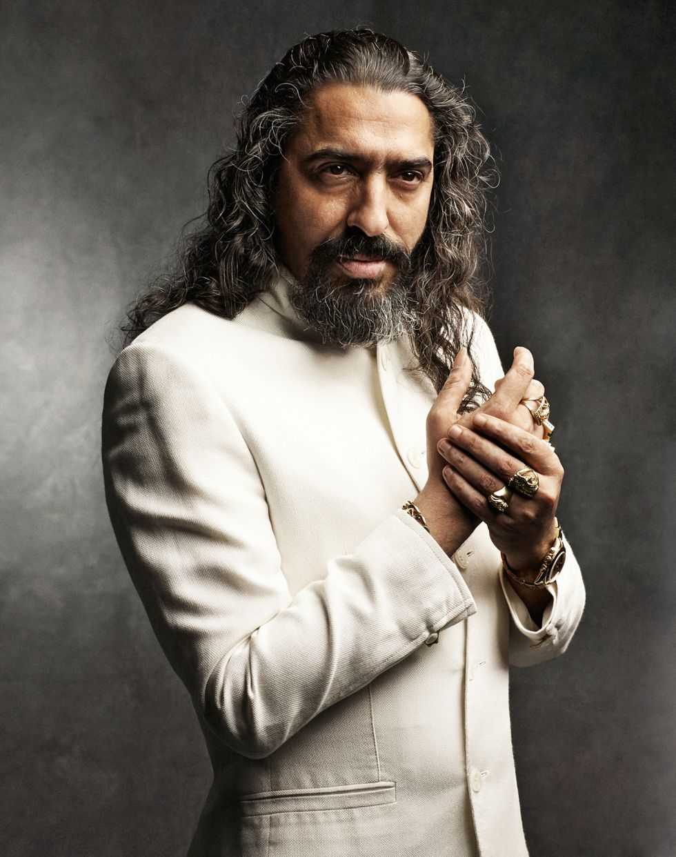 Diego “El Cigala” llega para enamorar y emocionar con su música