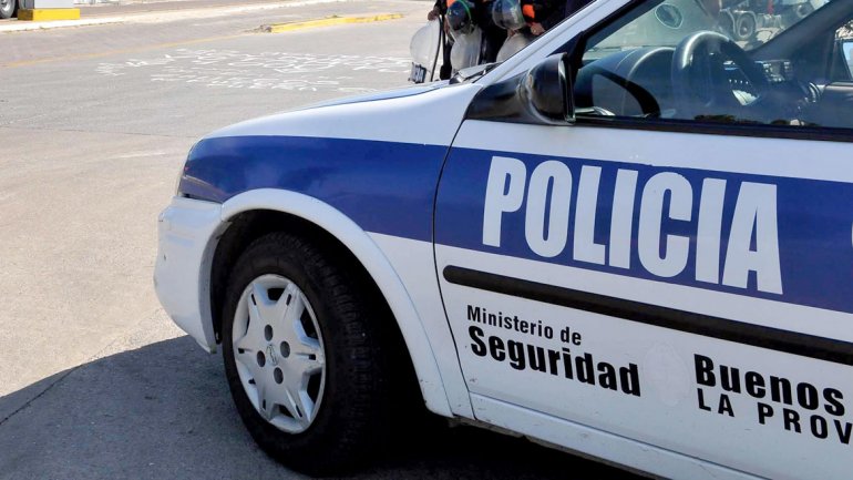 De no creer: dos delincuentes detenidos por robar un sillón de una vivienda