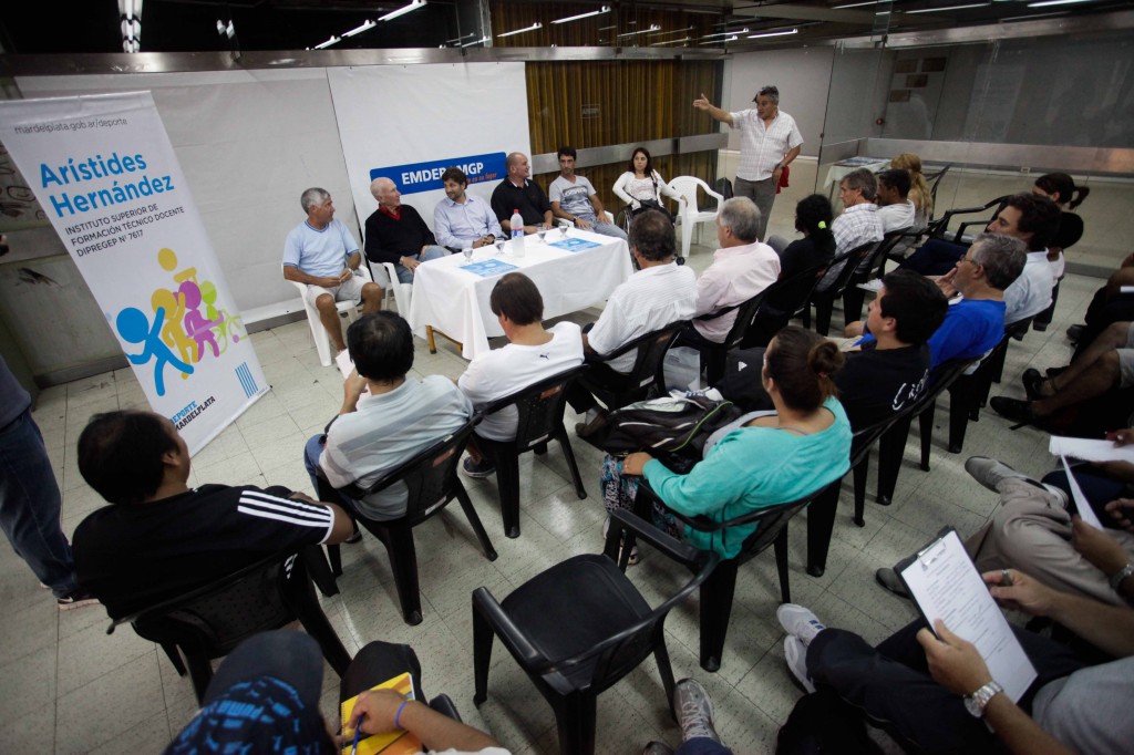 Fotos MGP - Deporte - Inicio curso de tecnicos de futbol barrial 1