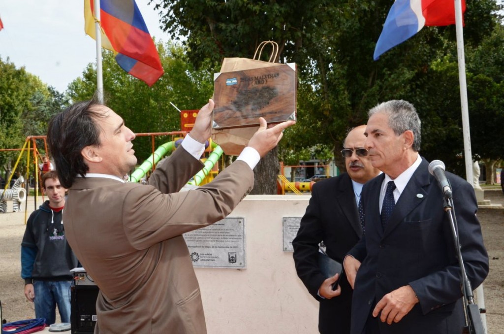 Mun. Maipu - 2 de Abril - Recibimiento de Tierra de Malvinas