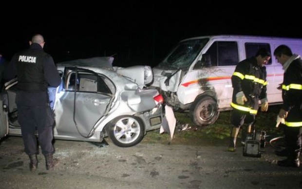 Un muerto y tres heridos en grave choque en ruta 228