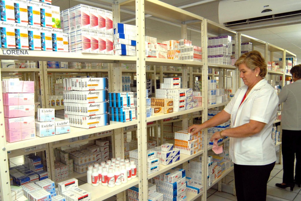 El Defensor del Pueblo oficializó la recomendación para que las farmacias no cobren de más
