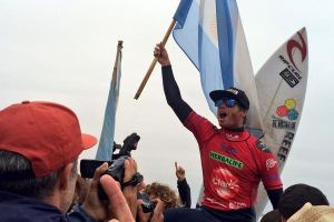 El marplatense “Lele” Usuna se consagró campeón mundial de surf en Perú