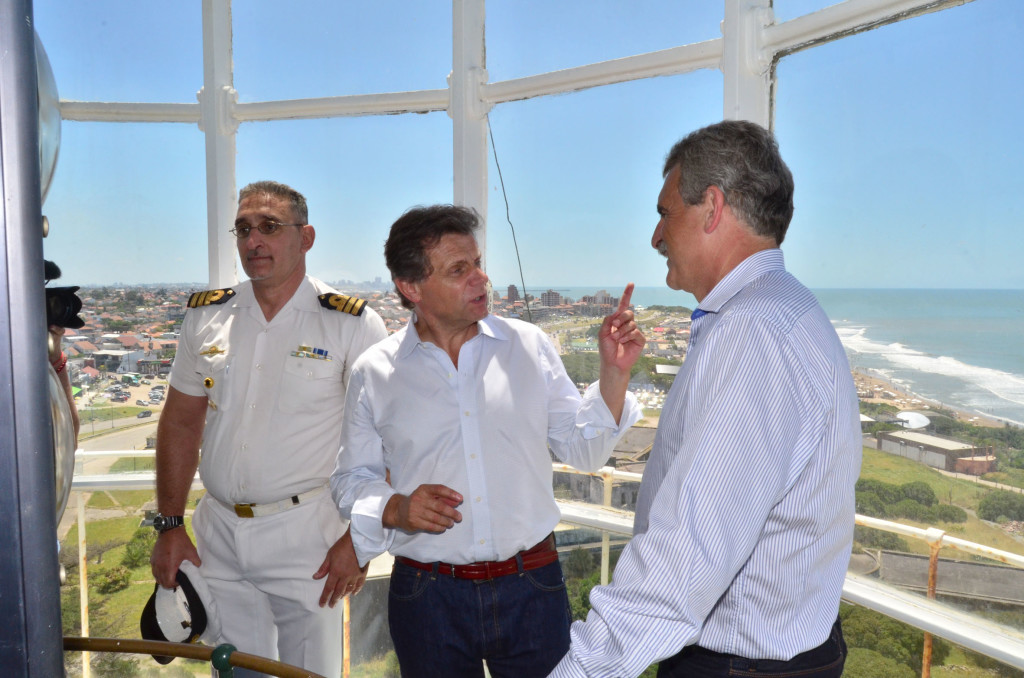 Fotos MGP - El intendente Pulti y el ministro Rossi seÃ±alizaron el Faro como un sitio de interÃ©s cultural de la humanidad (2)