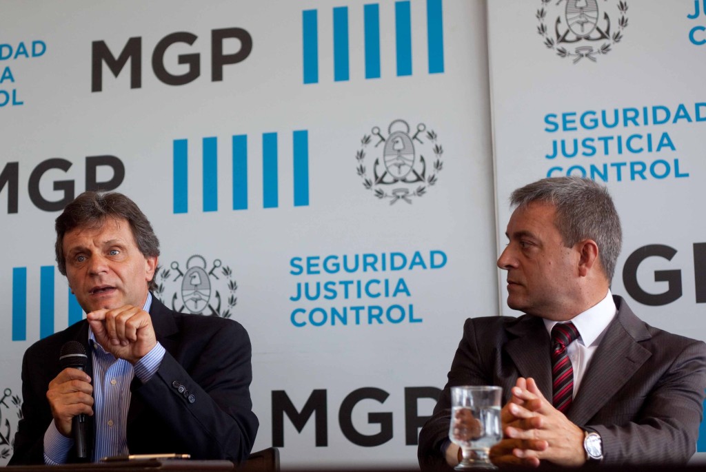 Fotos-MGP-Pulti-presento-a-Fernando-Telpuk-como-jefe-de-la-Policia-Local-1