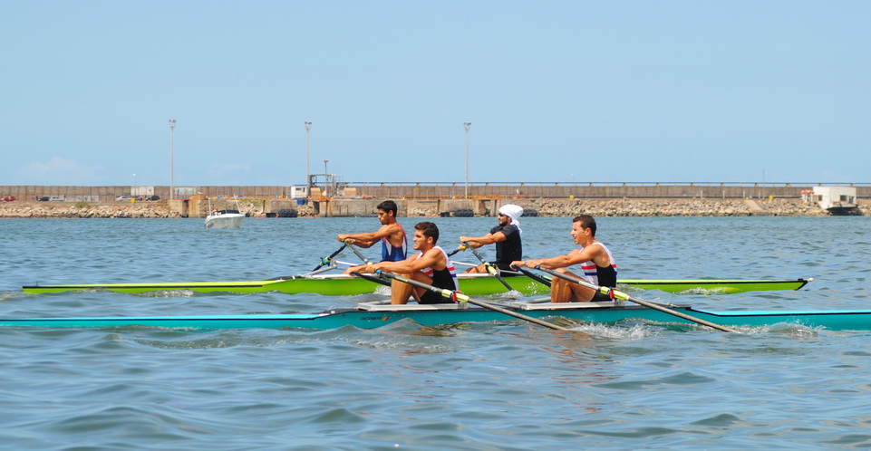 Exitosa regata de remo en el mar organizada por el Club Náutico