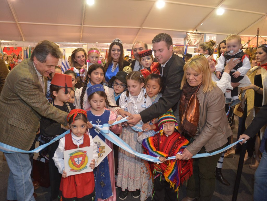 Foto MGP - Feria de las Colectividades 2015 1