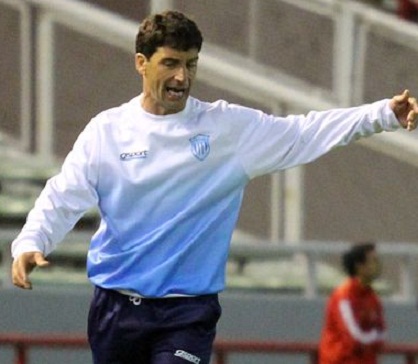 Gustavo Noto dejó de ser el entrenador de Unión