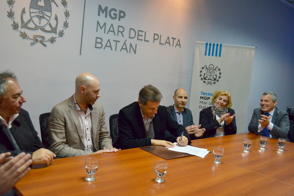 Pulti firmó convenio para conformar el Consorcio de Administración del Parque Informático