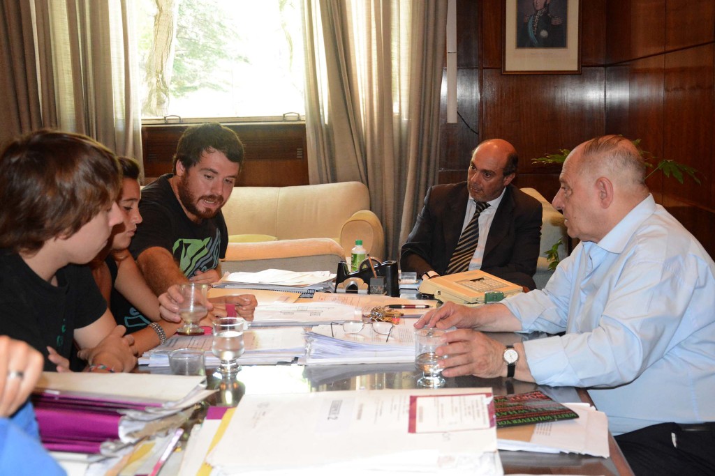 Foto MGP- Reunion c estudiantes