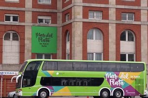 El bus turístico: una opción para recorrer la ciudad durante el receso invernal