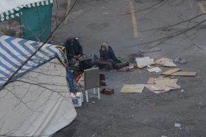 El Ejecutivo amplió la denuncia contra las organizaciones que acampan frente a la Municipalidad