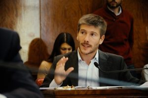 Para Bonifatti “no es justo” llevar el boleto a $93