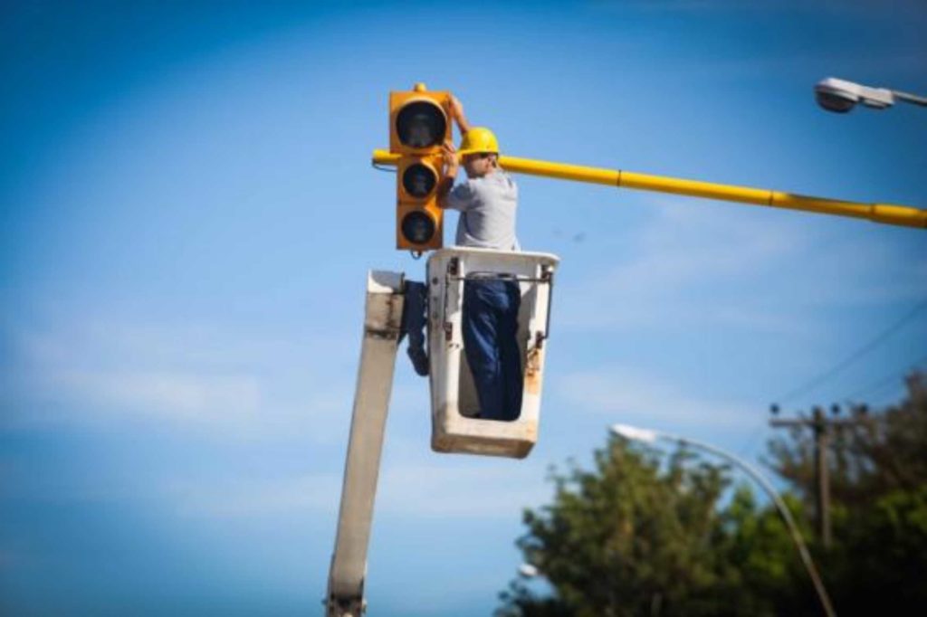 La Municipalidad continúa con los trabajos de sincronización de semáforos