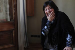 Liliana Herrero se suma a los conciertos virtuales con “Falso brillante”