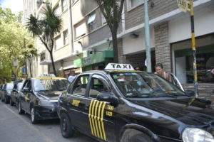 Conformidad entre taxistas y Municipio para cumplir turnos de ocho horas diarias