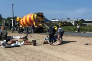 Construyen un playón multipropósito en el barrio Las Américas