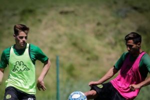 Hoyos prueba esquemas antes del viaje a La Plata