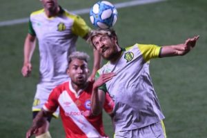 Federico Milo, casi descartado para el partido frente a Argentinos