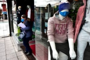 Durante octubre las ventas en comercios cayeron un 27%