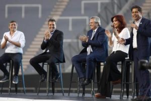 La única y última vez que Máximo Kirchner compartió escenario con Cristina Kirchner fue el día en que ganaron la elección en octubre del año pasado