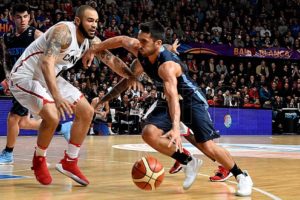 Campazzo, con la camiseta de la selección argentina.