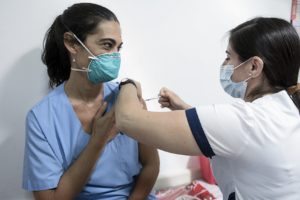 Comenzó en todo el país el plan nacional de vacunación contra el coronavirus