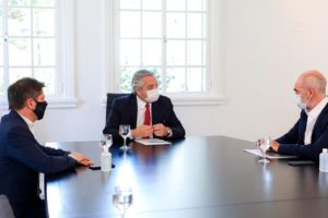 Preocupados por el aumento de casos, Fernández, Kicillof y Larreta se reunieron en Olivos