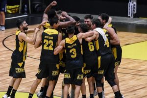 Peñarol volvió al ruedo con una derrota frente a Comunicaciones