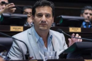 El PRO mete fichas en la interna de la UCR: Vidal con Abad y también Carrió