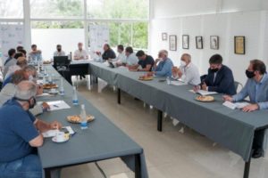 Santa Clara: Kicillof se reúne con intendentes de la Costa Atlántica para evaluar las restricciones