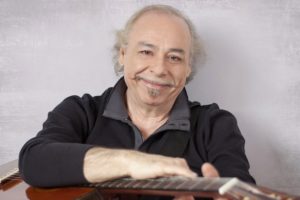 Luis Caro y su recorrido musical de “País semejante”
