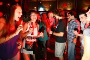 Provincia: ponen tope horario a la nocturnidad, hasta las 3 de la mañana