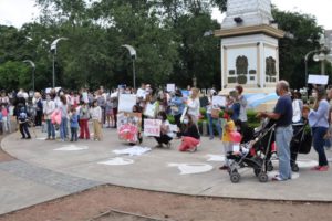 En Tandil también se reclamó por la vuelta a clases presenciales