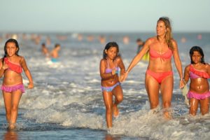 Bajan los casos en los principales destinos turísticos del país