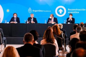 El presidente mantuvo un encuentro con industriales y líderes sindicales en Tucumán