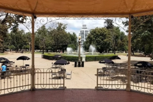 En la plaza central de Tandil habrá mesas de gastronomía