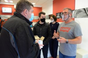 El Municipio entregó botones de alarma a comerciantes