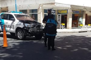 Vieja Terminal: chocaron un patrullero y un colectivo