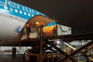 Hoy sale el avión de Aerolíneas Argentinas a China para traer 1 millón de dosis de la vacuna Sinopharm