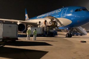 Partió un nuevo vuelo de Aerolíneas Argentinas para traer vacunas desde Moscú