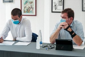 Montenegro advirtió a sus secretarios «el que se vacuna me trae la renuncia»