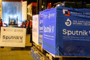 Llegó un vuelo con 732.500 dosis de Sputnik V y Argentina ya supera los 4 millones de vacunas