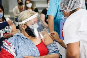 Diferirán la aplicación de la segunda dosis de las vacunas para combatir el coronavirus