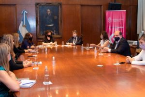 Los ministros se reunieron con empresarios y cámaras de turismo.